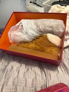 Tory Burch Kids Tan Suede Shearling-Lined Boot Sneaker
